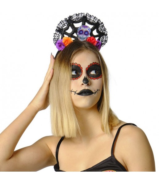 Diadème Catrina avec des fleurs et un crâne pour compléter vos costumes térrifiants