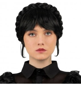 Coiffure de Wednesday Addams pour compléter vos costumes térrifiants