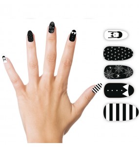 Ongles Mercredi Addams pour compléter vos costumes térrifiants