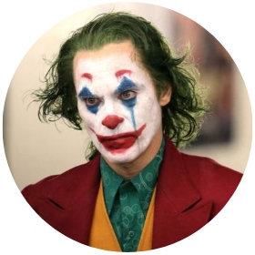 Embrassez le côté sombre de la comédie avec nos costumes de Joker pour Halloween. Riez tout en terrorisant !