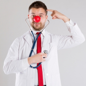 Costumes médecins et infirmières pour fêtes et Carnaval